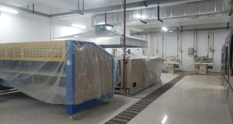 酒店使用電蒸汽發生器進行床品的消毒殺菌，保障衛生